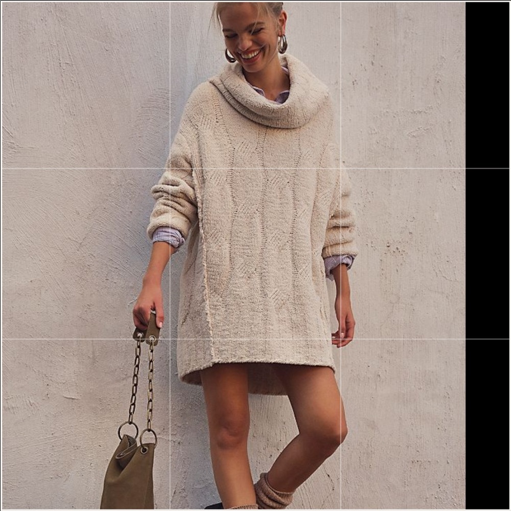 👍🏻 🌵💥💥Clearance!!💥💥Free people ice cream tunic white beige sweater turtleneck.